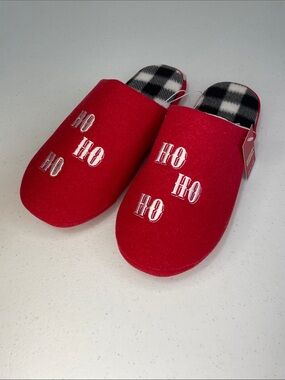 Kohl's Red 'HO HO HO' Men's Slip-On Slippers